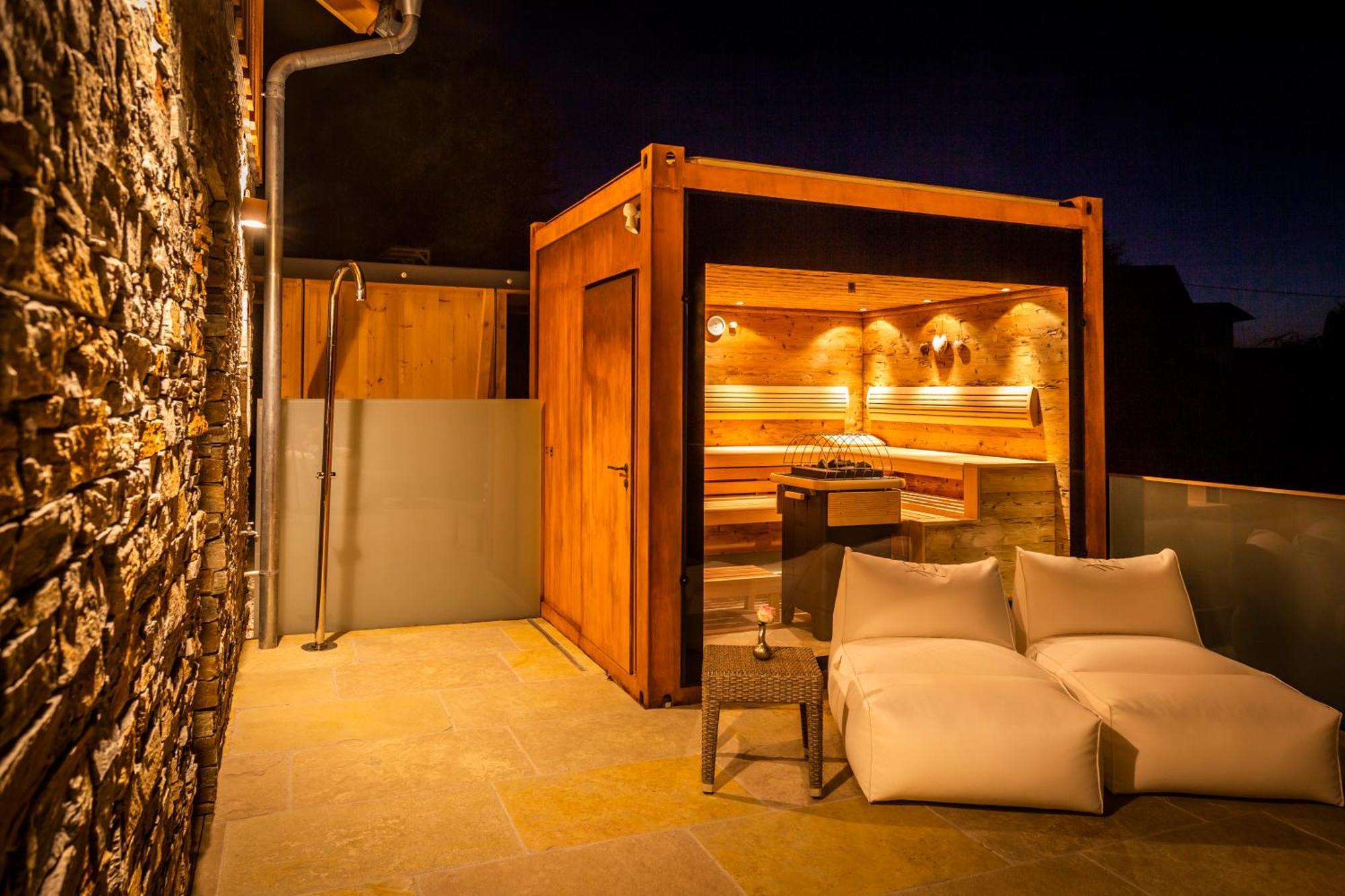 Golden Hill Country Chalets & Suites Waldschach Dış mekan fotoğraf