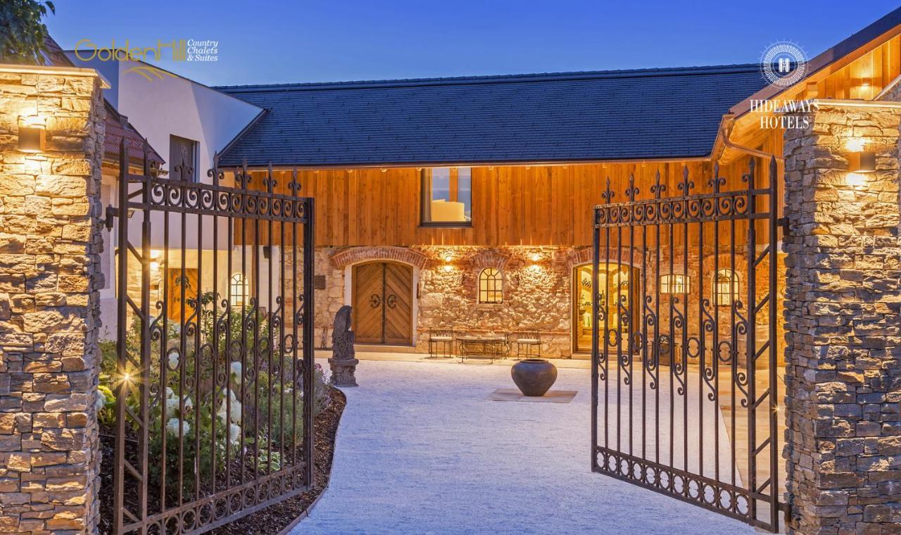 Golden Hill Country Chalets & Suites Waldschach Dış mekan fotoğraf